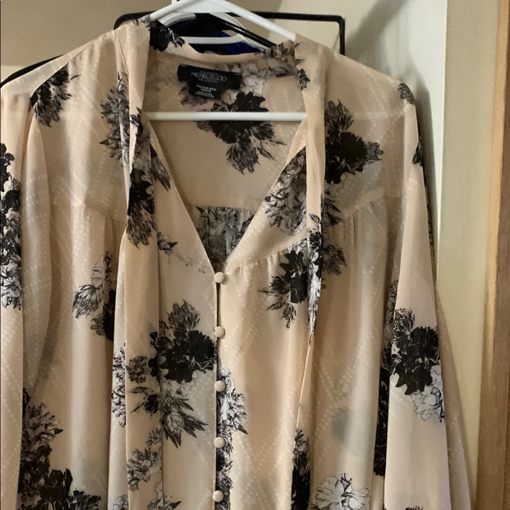 Michel Studio Cream and Black Floral Blouse. Like New. Size 20